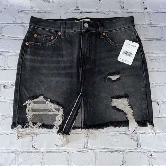 Free People RELAXED AND DESTROYED Denim Skirt NWT Size 25 - Picture 3 of 6